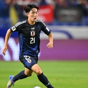 西甲再添日本新星！世体确认佐藤龙之介抵达瓦伦西亚，体检签约流程即刻开启