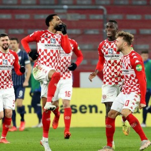 德甲法甲关键对决预测：朗斯主场优势明显，圣保利科隆降级大战悬念重重