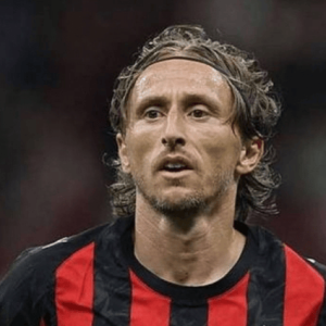 罗马诺：整个米兰都希望魔笛再留队一年，欧冠资格成关键因素