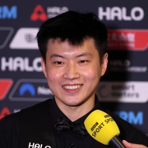 体坛联播｜阿森纳客平马竞，吴宜泽闯入斯诺克世锦赛半决赛