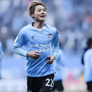 大连英博刚击败辽宁铁人豪取五连胜！毛伟杰就被德甲门兴队挖走正式开启留洋生涯，值得期待被辟谣