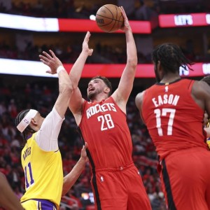 12秒丢6分！火箭连续失误葬送胜利 0-3落后濒临出局