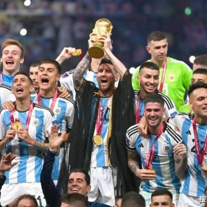 最史诗级的冠军领先优势崩盘盘点！阿森纳会加入这份名单吗？倚天足球