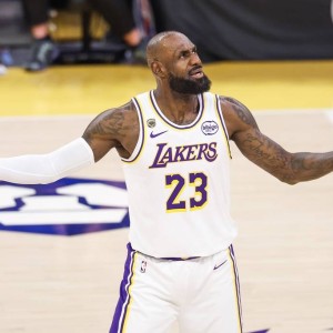 0-3绝境！詹姆斯生涯曾3次被4-0横扫 被雷霆打出新低？