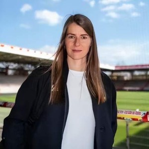 "足球女神"也没用！德甲历史首位女主帅首秀落败，球队仍陷降级区